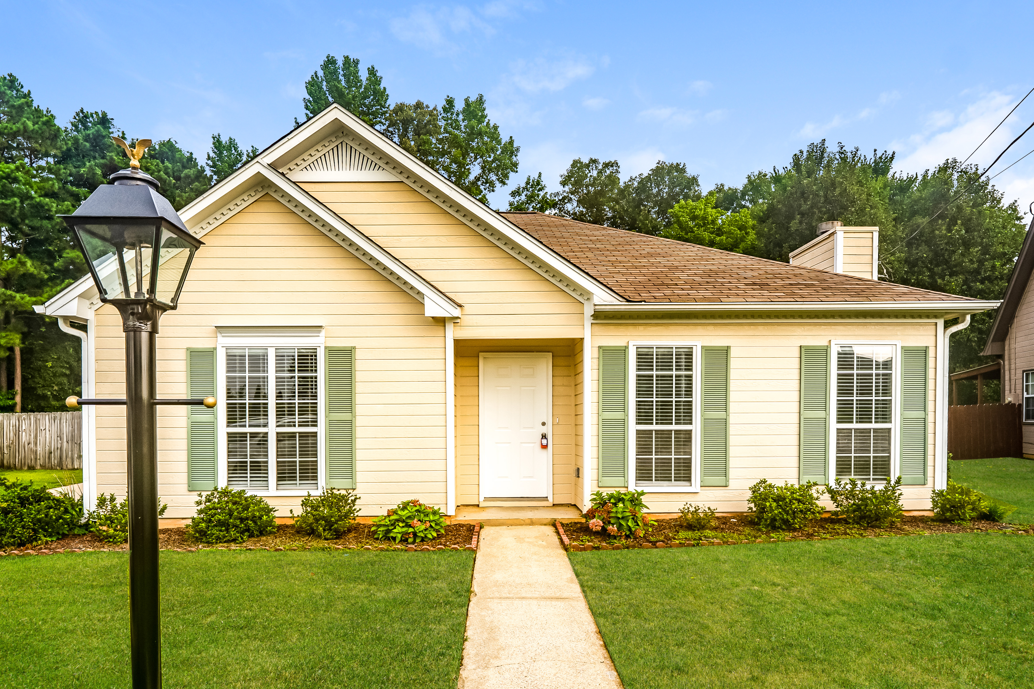 2007 PLANTATION PKWY MOODY, AL 35004